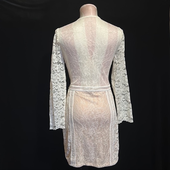 Express, cream , lace long sleeve dress - Picture 2 of 2